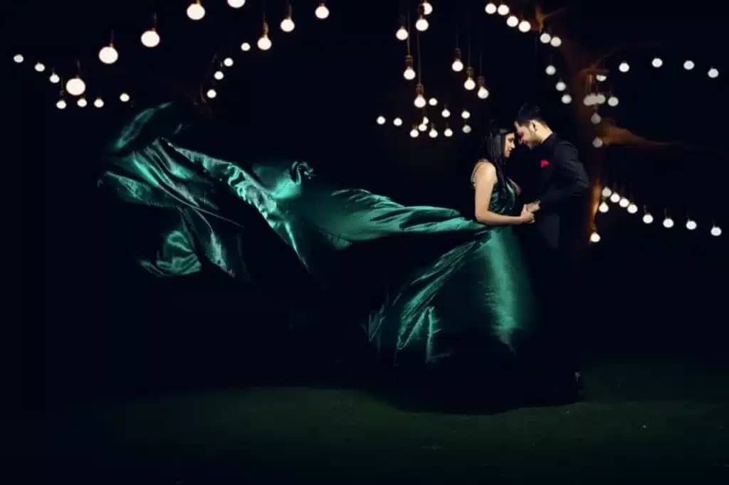 10 Amazing Poses of Pre Wedding Shoot For Bride & Groom
