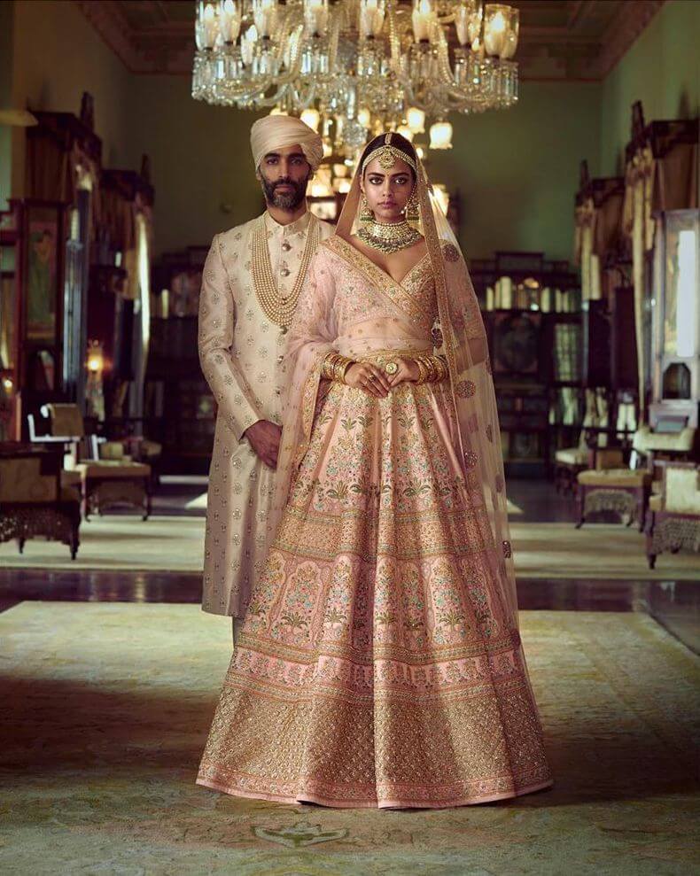 Hot trends in Wedding Dress Colors For 2022