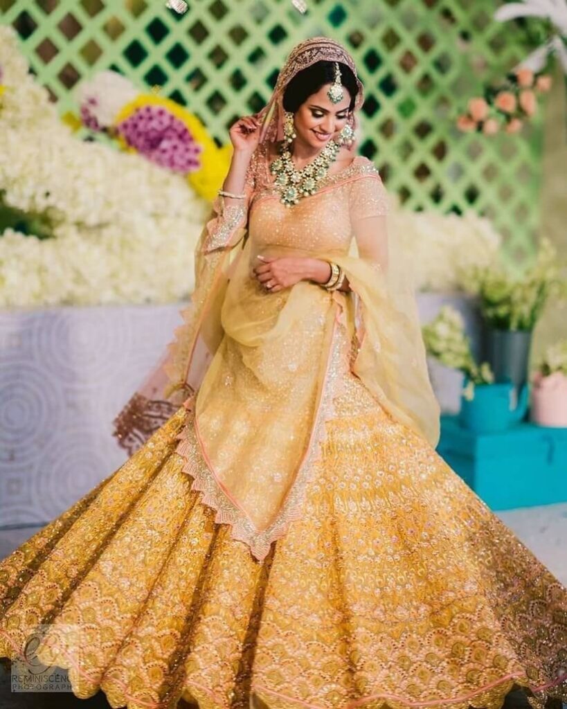 Hot trends in Wedding Dress Colors For 2022