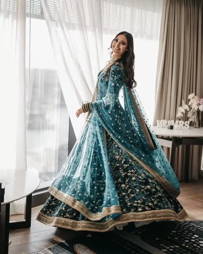 A GREEN THAT GLORIFIES