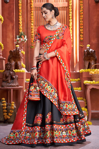 WANT TO MAINTAIN YOUR SIMPLICITY? THIS MEHENDI OUTFIT WILL SATISFY YOU