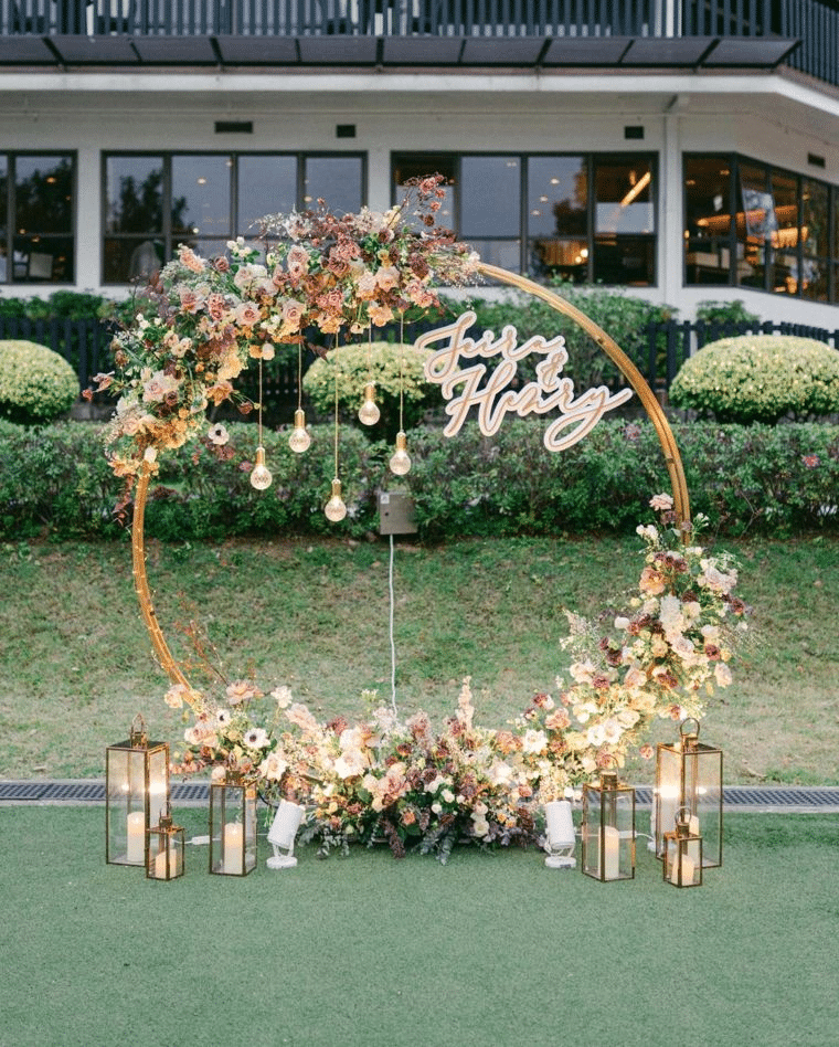 PHOTO BOOTH, THE NEWEST ADDITIONS TO WEDDING DECOR