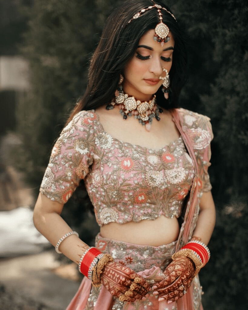 THE CLASSY SHEESHPHOOL