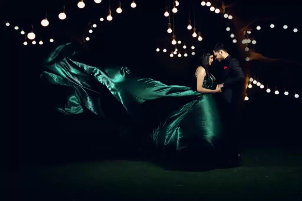 10 Amazing Poses of Pre Wedding Shoot For Bride & Groom