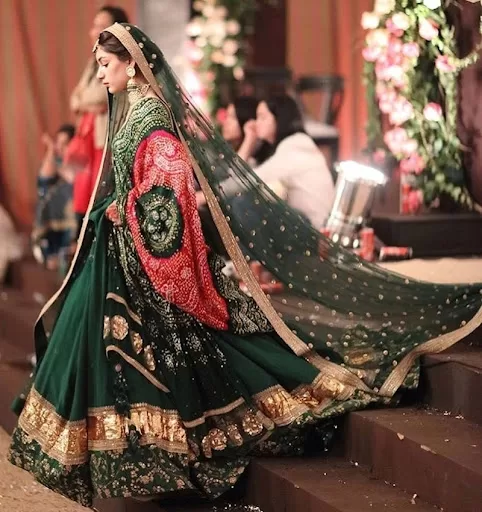 11 Ways to Drape a Double Dupatta ... | Indian wedding guest dress, Indian  attire, Fashion
